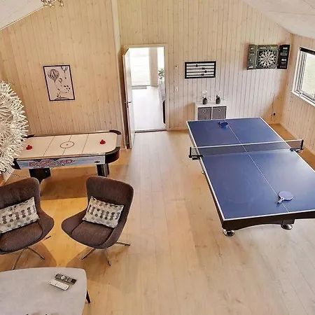 Ferienhaus Sleeps 16 Pool Wifi