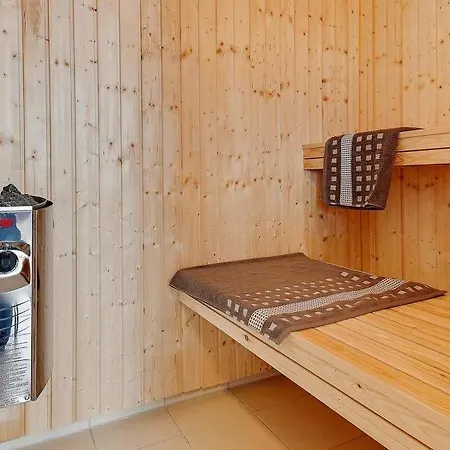 Sleeps 16 Pool Wifi * Vejby Strand